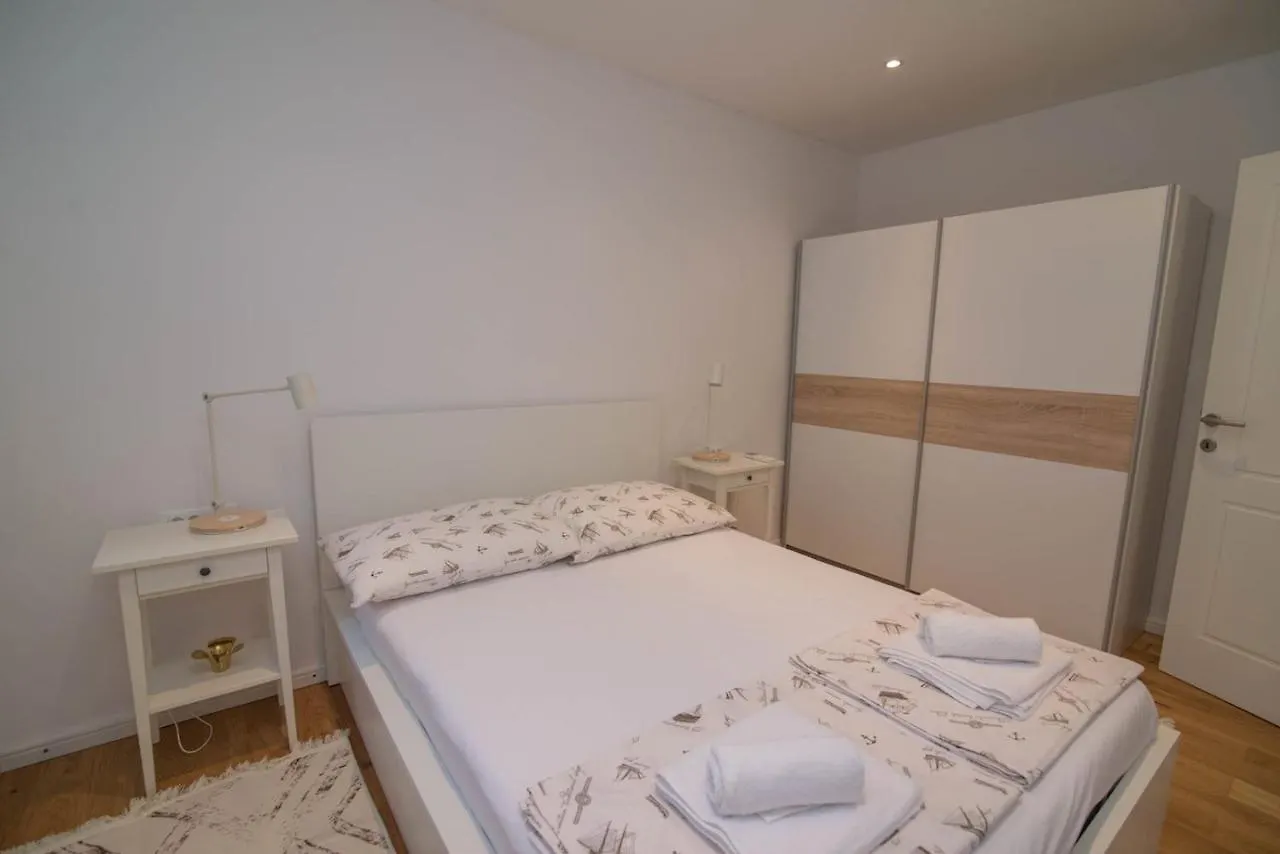 Apartments With A Parking Space Veli Losinj, Losinj - 21187 0*,  Croatia
