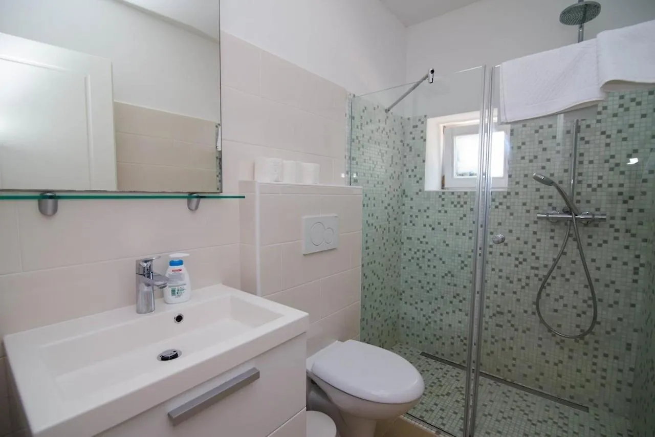 Apartments With A Parking Space Veli Losinj, Losinj - 21187 0*,